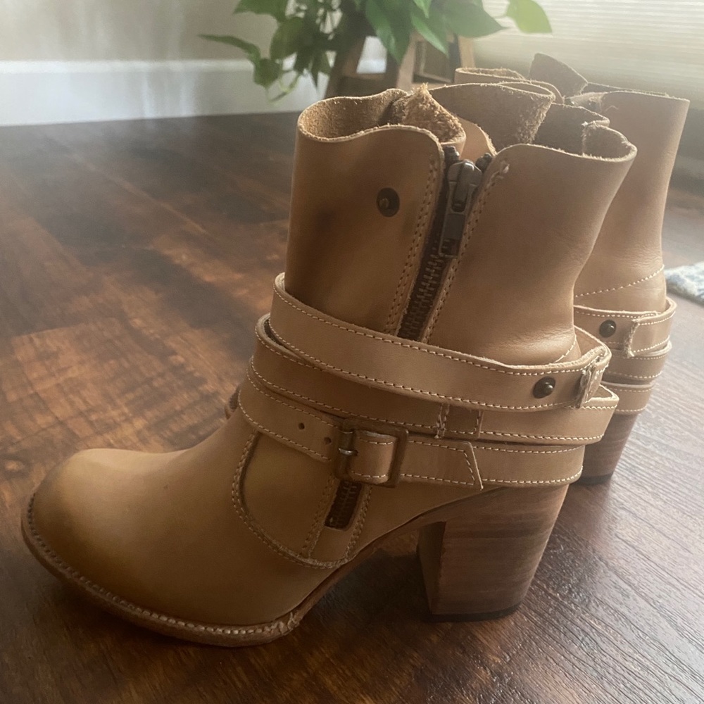 Freebird By Steven Womens Bama Taupe Side Zip Leather Ankle Boots Size US 10
